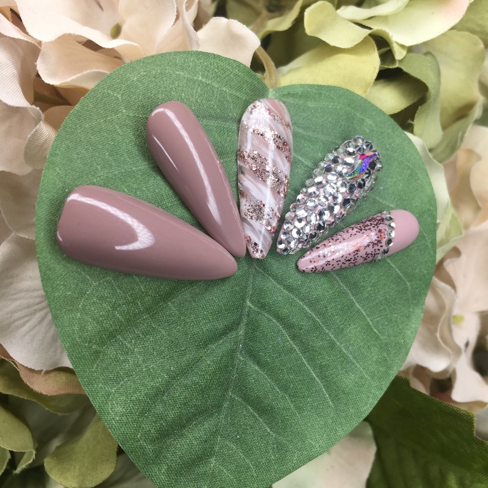 Custom Press On Nails - image 1